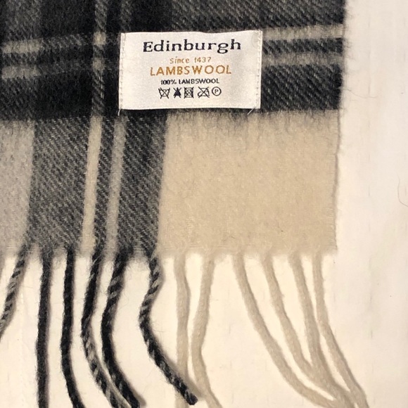 Scotland - Plaid Tartan Wool Scarf - Picture 4 of 4